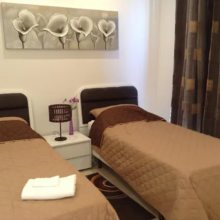 Апартаменты Bedzzz Airport