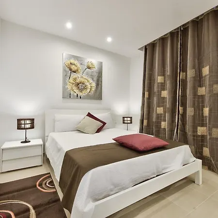 Апартаменты Bedzzz Airport